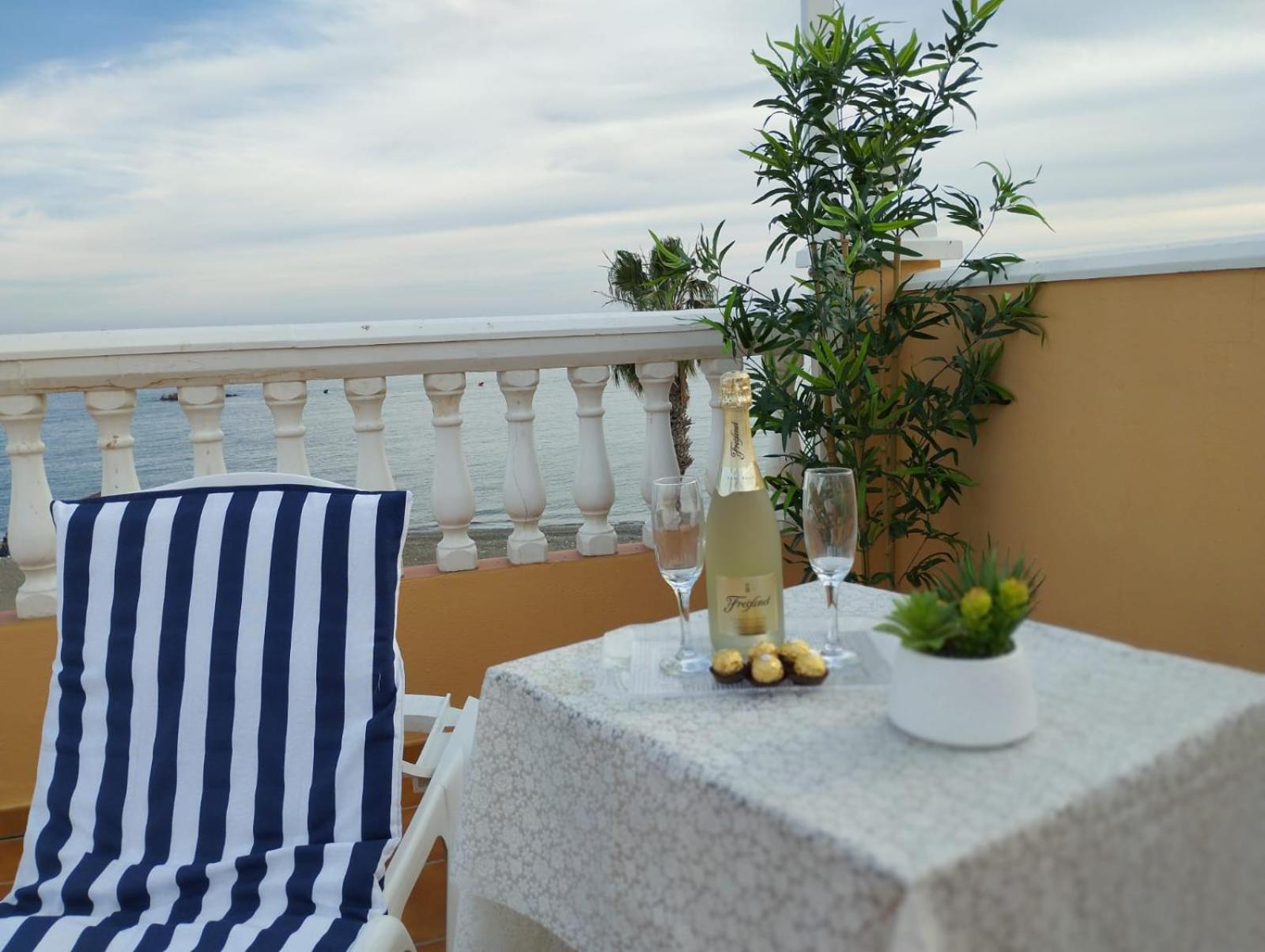 Apartamentos Playacala La Cala Del Moral المظهر الخارجي الصورة